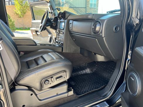 Used 2005 HUMMER H2 Luxury w/ Preferred Equipment Group image 30