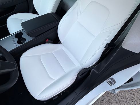 Used 2021 Tesla Model 3 Performance image 16