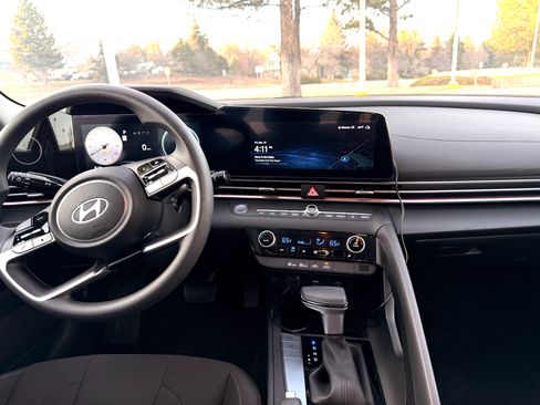 Used 2024 Hyundai Elantra SEL image 17