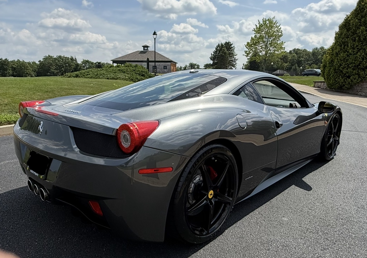 Used 2011 Ferrari 458 Italia Coupe RWD image 2