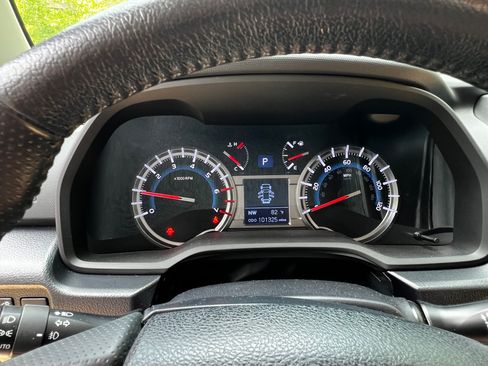 Used 2017 Toyota 4Runner Limited AWD/4WD image 18