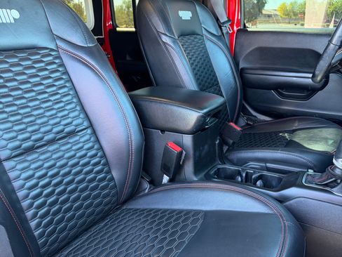Used 2021 Jeep Wrangler Unlimited Rubicon AWD/4WD image 15