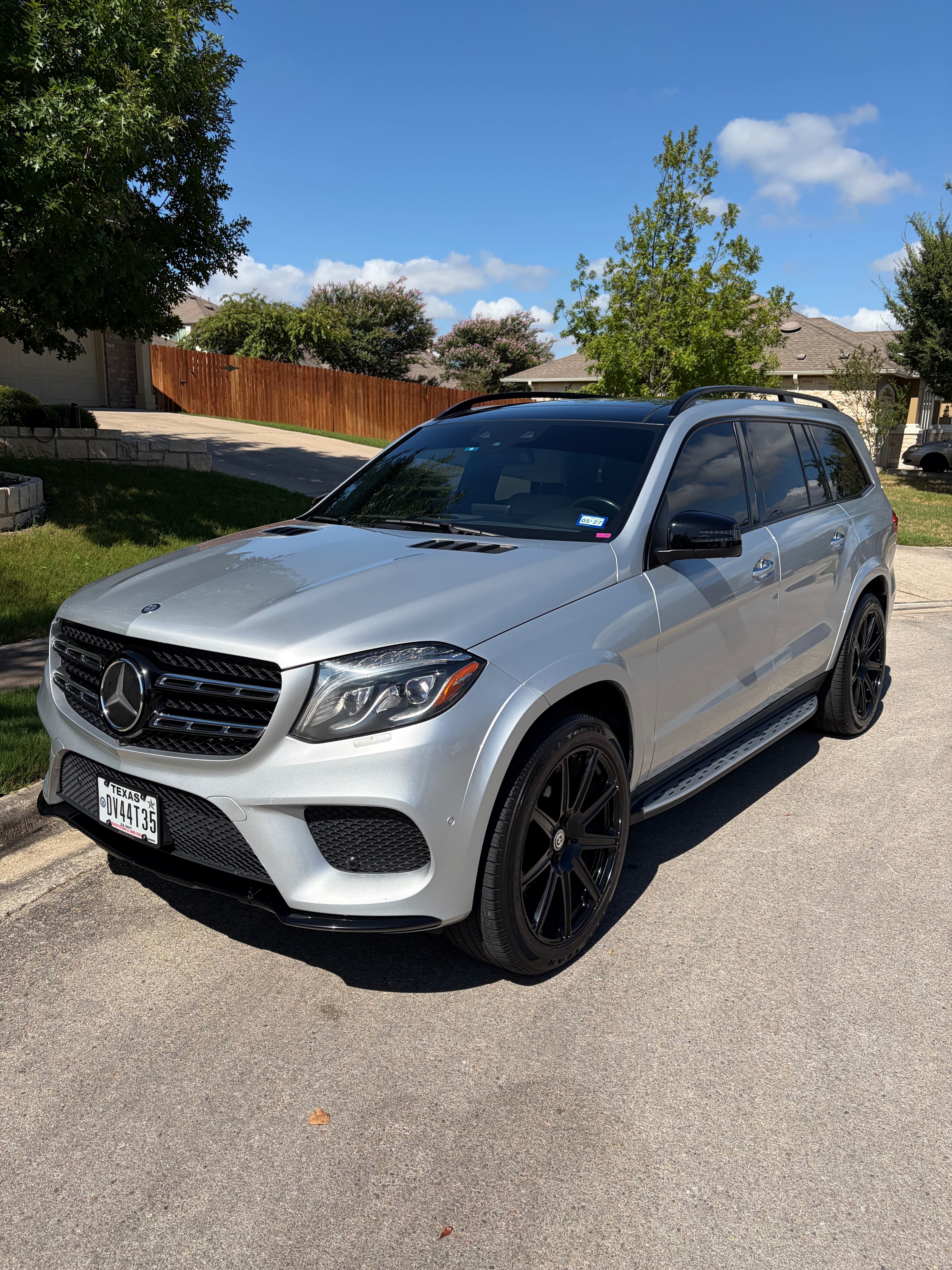 Used 2017 Mercedes-Benz GLS 550 4MATIC image 2