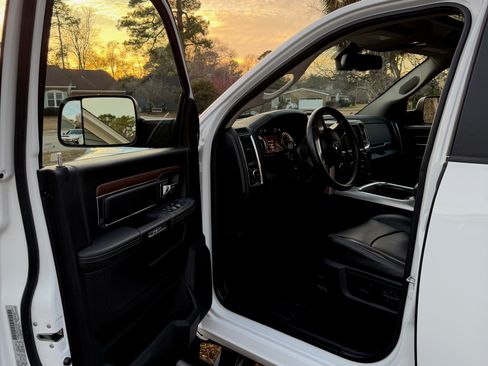 Used 2017 RAM 2500 Laramie w/ Sport Appearance Group image 19