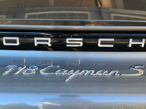 Used 2018 Porsche 718 Cayman S image 8