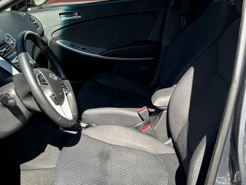 Used 2012 Hyundai Accent SE image 16