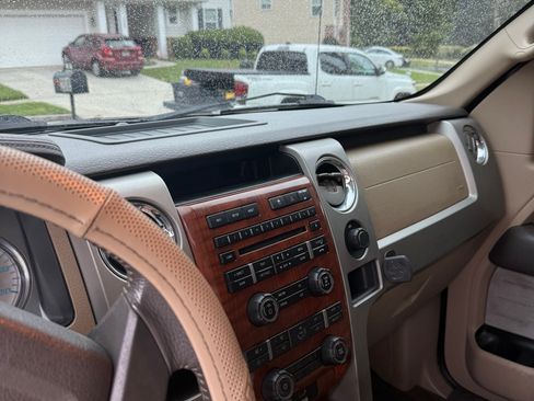 Used 2010 Ford F150 Lariat RWD image 12