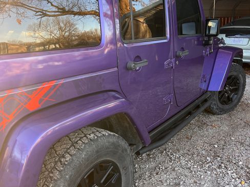 Used 2016 Jeep Wrangler Unlimited Sahara image 5