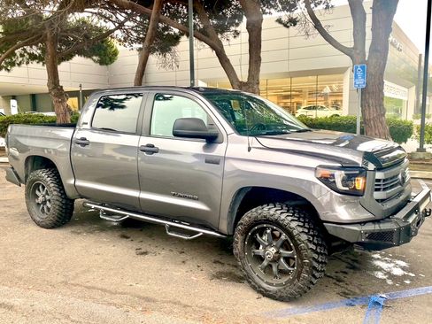 Used 2015 Toyota Tundra SR5 w/ SR5 Upgrade Package image 1