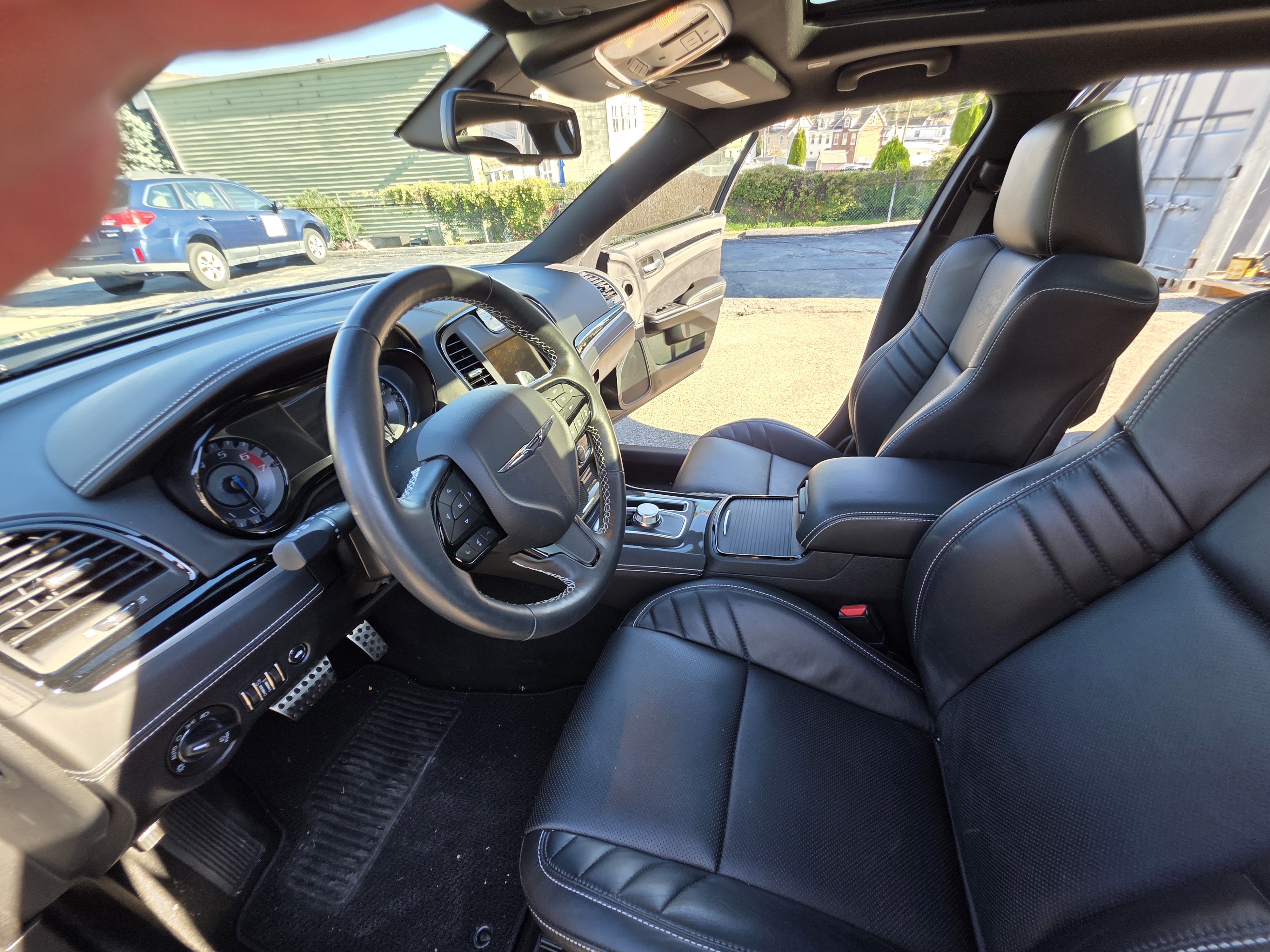 Used 2023 Chrysler 300 C RWD image 11