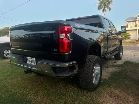 Used 2022 Chevrolet Silverado 1500 LT AWD/4WD image 10
