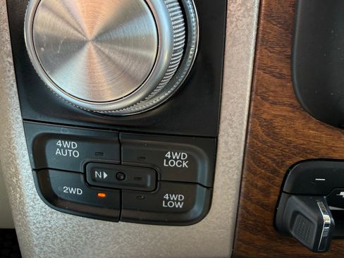 Used 2018 RAM 1500 Laramie Longhorn w/ Longhorn Southfork Package AWD/4WD image 26
