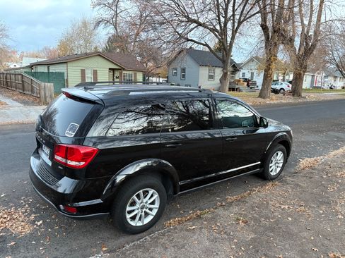 Used 2014 Dodge Journey SXT image 2