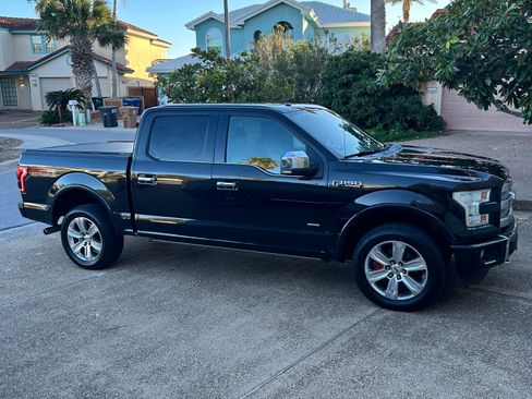 Used 2015 Ford F150 Platinum w/ Equipment Group 701A Luxury image 2
