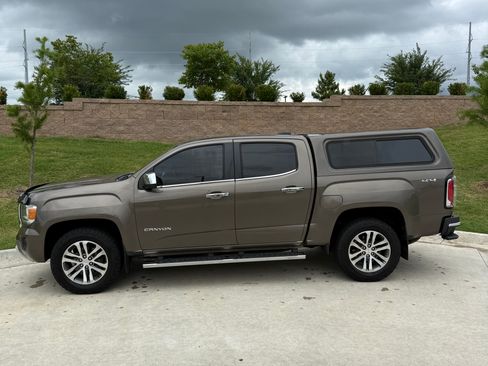 Used 2016 GMC Canyon SLT w/ Driver Alert Package AWD/4WD image 2