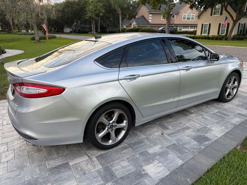 Used 2013 Ford Fusion SE FWD image 5