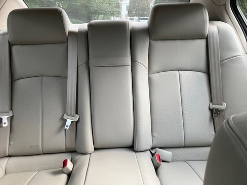 Used 2015 INFINITI Q40 Sedan 4D w/ Moonroof Package image 12