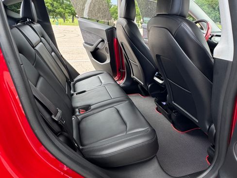 Used 2022 Tesla Model Y Performance AWD/4WD image 22