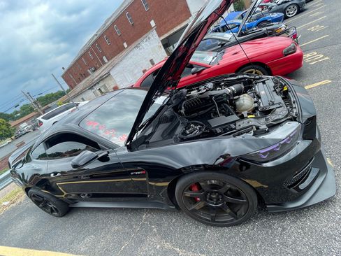 Used 2017 Ford Mustang Shelby GT350R w/ GT350R Equipment Group 920A image 24