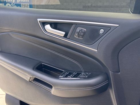 Used 2020 Ford Edge Titanium w/ Equipment Group 301A image 15