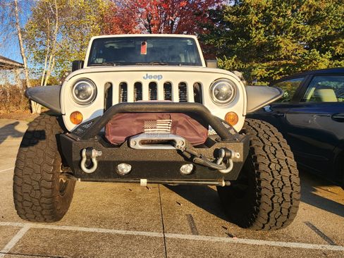 Used 2012 Jeep Wrangler Unlimited Sport image 1