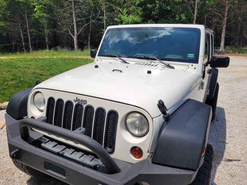 Used 2010 Jeep Wrangler Unlimited Sport AWD/4WD image 8