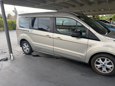 Used 2016 Ford Transit Connect XLT FWD image 2