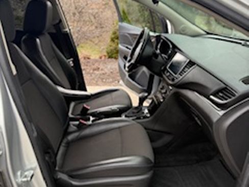 Used 2019 Buick Encore Sport Touring w/ Safety Package image 8