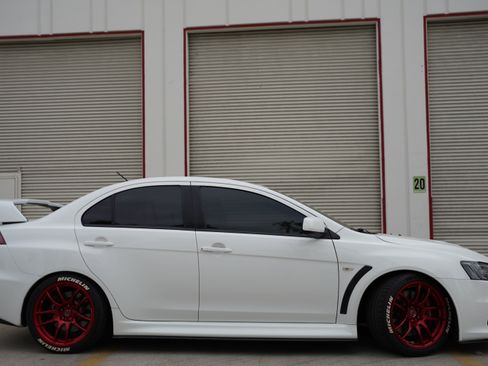 Used 2010 Mitsubishi Lancer Evolution GSR image 5