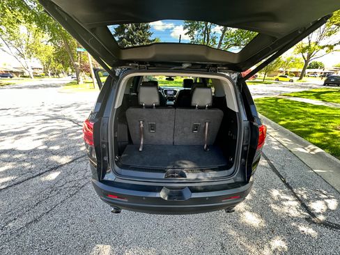 Used 2019 GMC Acadia SLT w/ Black Edition FWD image 11