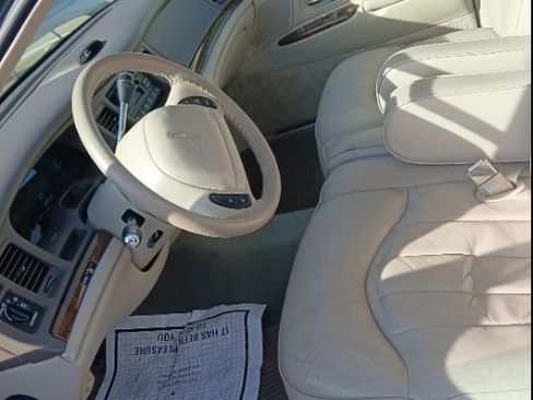 Used 1997 Lincoln Town Car Executive image 9