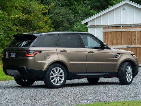 Used 2014 Land Rover Range Rover Sport HSE image 2