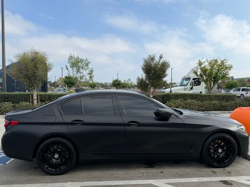 Used 2022 BMW 530e w/ Premium Package RWD image 10
