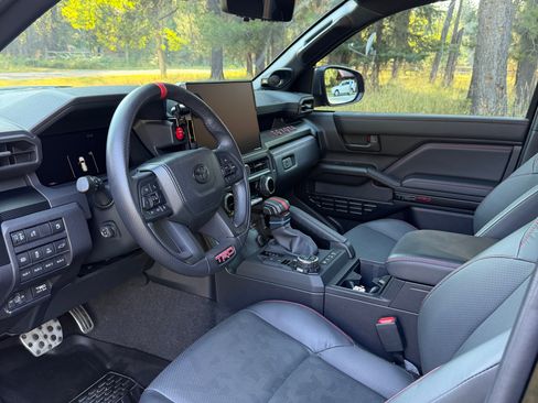 Used 2025 Toyota 4Runner TRD Pro AWD/4WD image 12