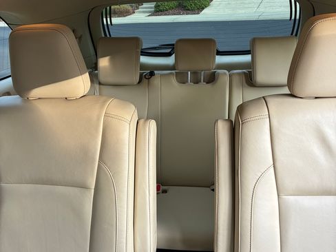 Used 2015 Toyota Highlander XLE image 12