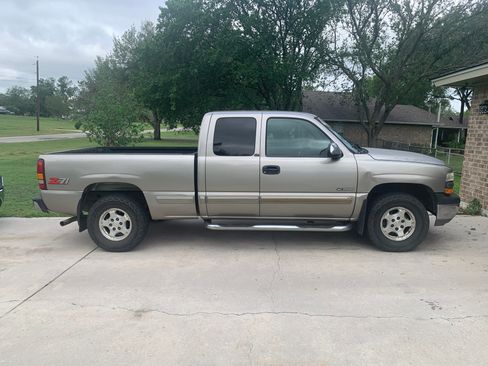Used 1999 Chevrolet Silverado 1500 LT w/ Off-Road Chassis Pkg AWD/4WD image 2