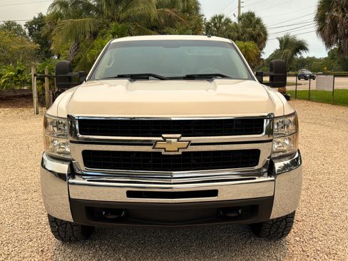 Used 2009 Chevrolet Silverado 2500 LT RWD image 4