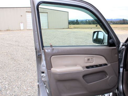 Used 2002 Toyota 4Runner SR5 image 10