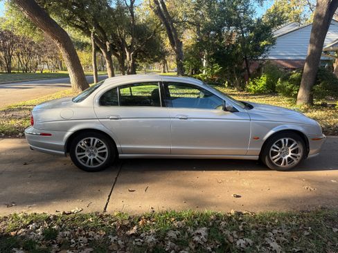 Used 2004 Jaguar S-TYPE 4.2 image 2