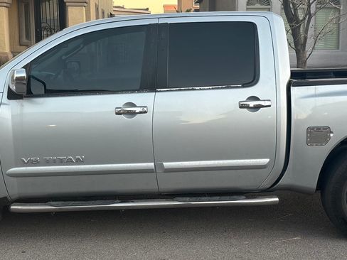 Used 2010 Nissan Titan SE w/ SE Popular Equipment Pkg RWD image 9