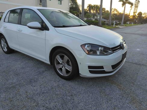 Used 2015 Volkswagen Golf TDI S image 5