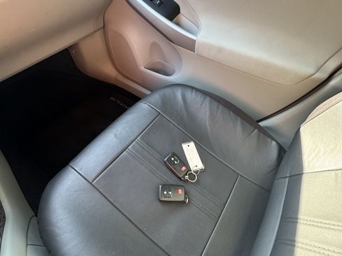Used 2012 Toyota Prius Three FWD image 12