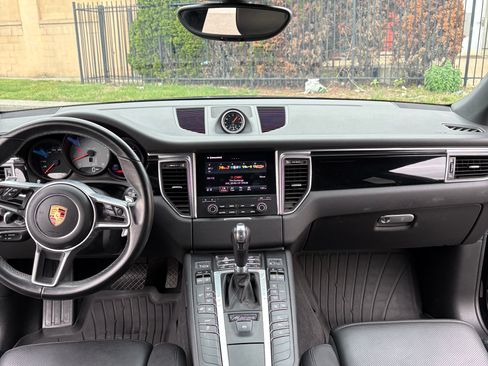 Used 2017 Porsche Macan S AWD/4WD image 12
