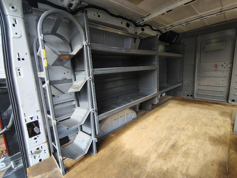 Used 2016 Ford Transit 250 130 Low Roof image 12