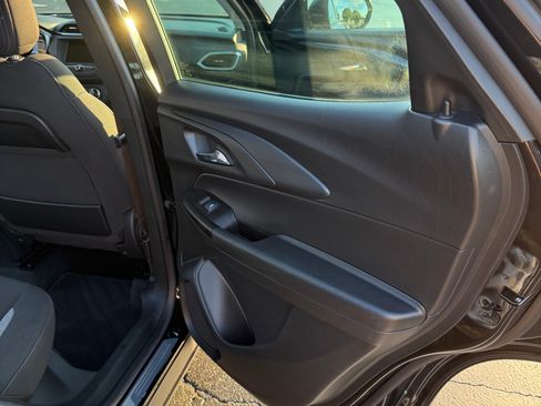 Used 2022 Chevrolet TrailBlazer LS FWD image 18