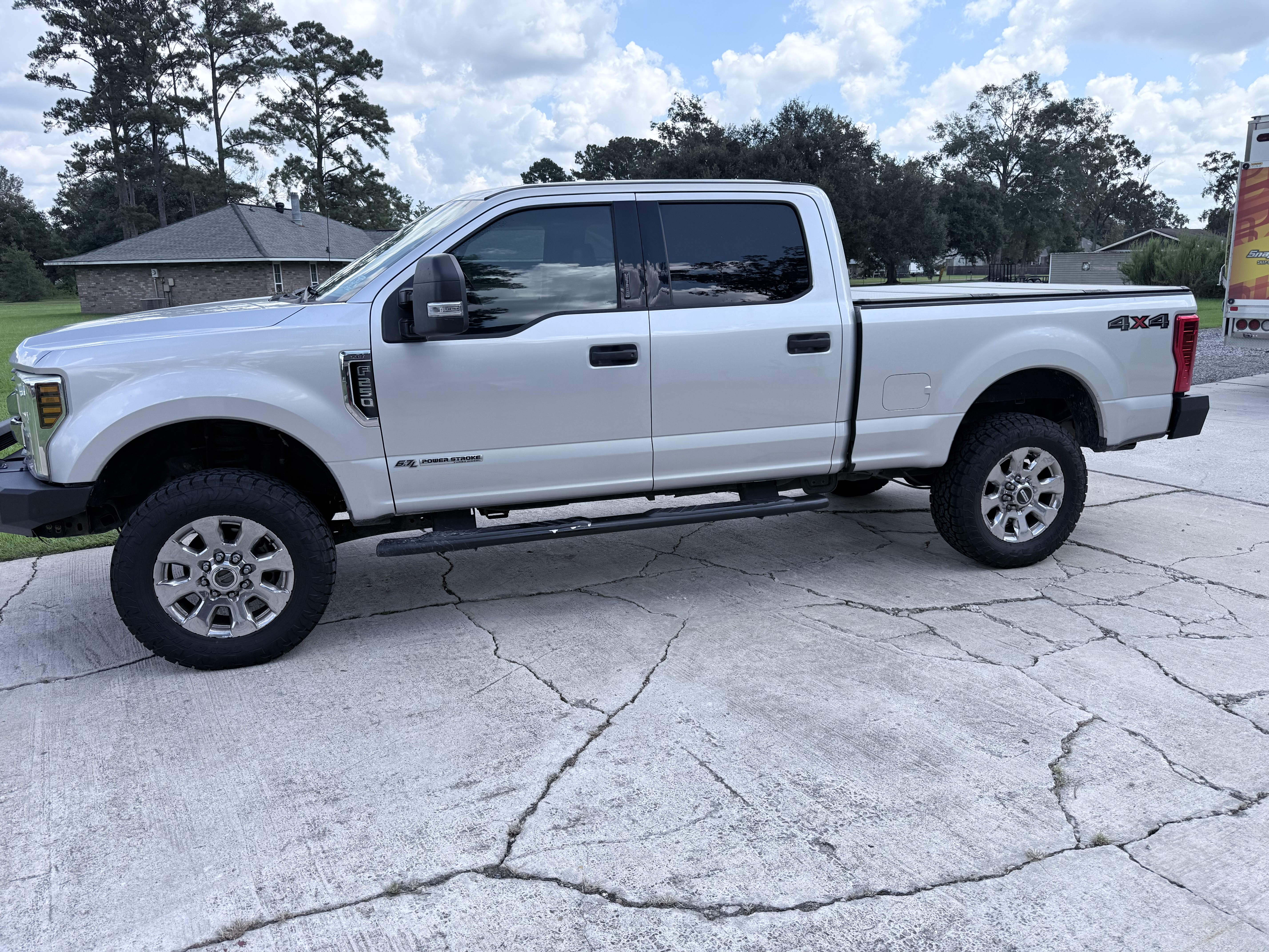 Used 2019 Ford F250 XLT AWD/4WD image 1