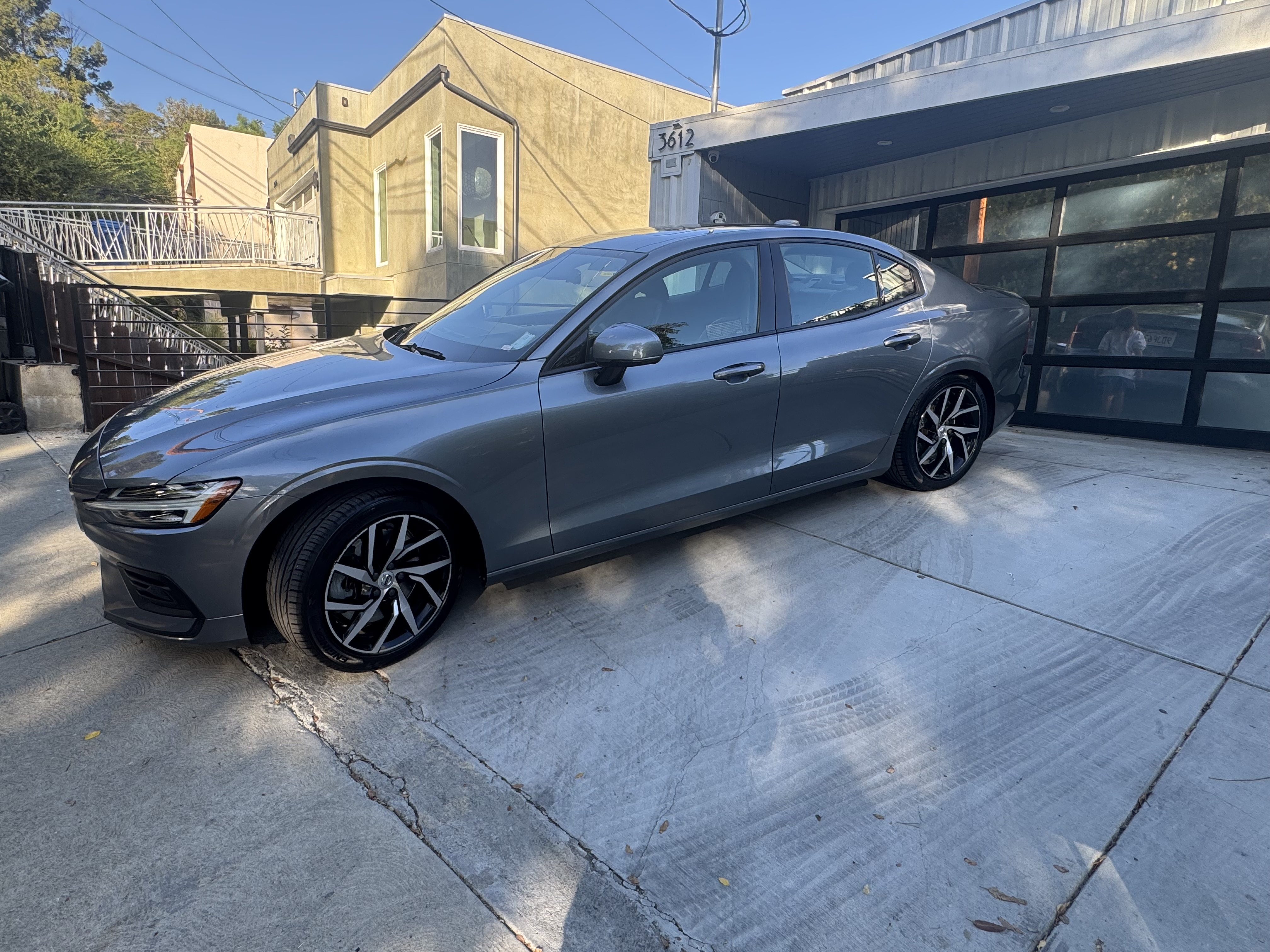 Used 2019 Volvo S60 T6 Momentum w/ Premium Package AWD/4WD image 1