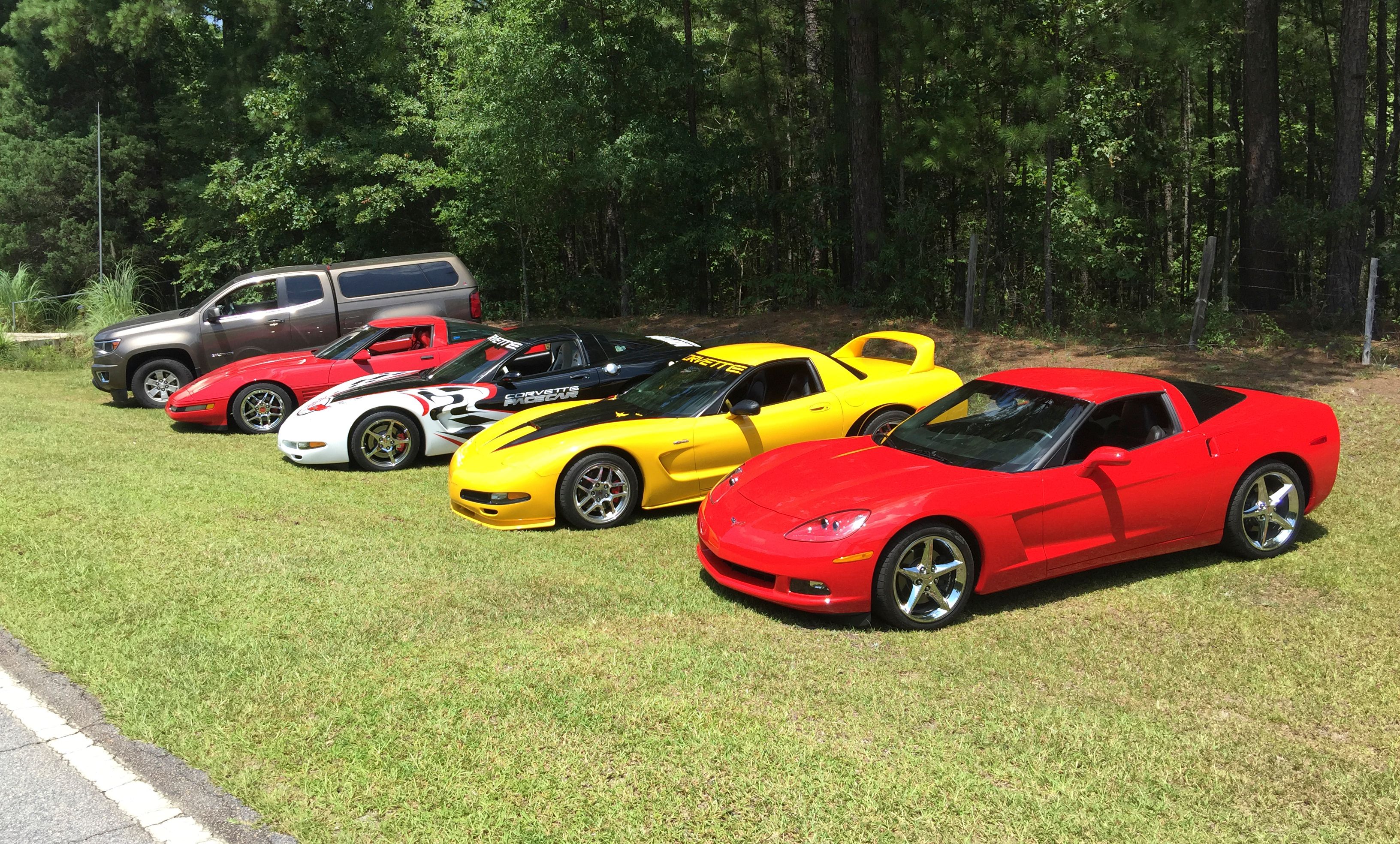 Used 1998 Chevrolet Corvette Coupe w/ Roof Pkg RWD image 30