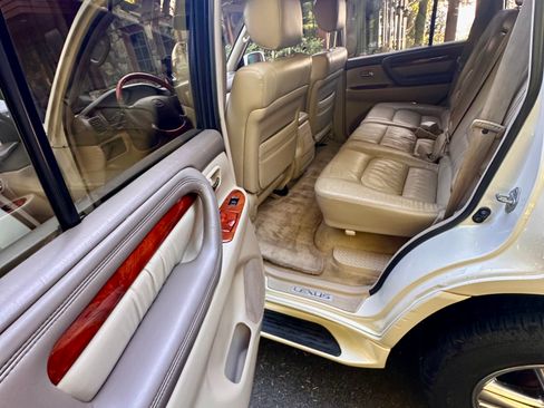 Used 2000 Lexus LX 470 4WD image 13