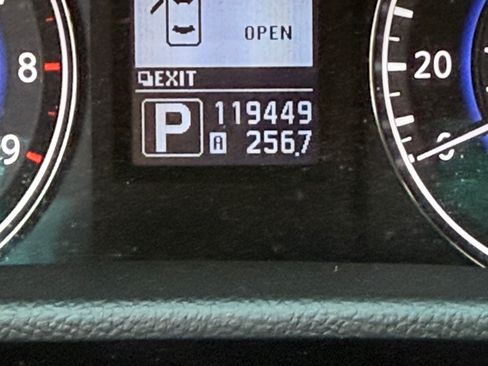 Used 2011 INFINITI G37 IPL RWD image 30